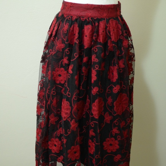 💥🔥Voodoo Vixen floral embroidery skirt🔥💥 - Picture 4 of 8